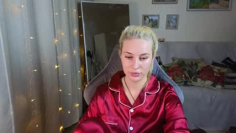 Snapshot of jessica_hanson chatting on 12/11/24, 07:03 Jessy online show from 12/11/24, 07:03