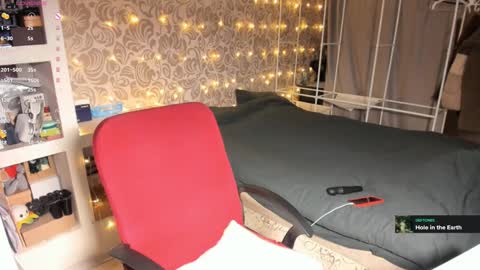 Mila online show from 02/04/25, 12:19