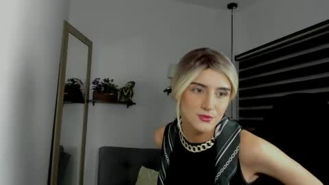Snapshot of jessica_lisbon chatting on 04/30/26, 04:24 Jessica online show from 04/30/26, 04:24