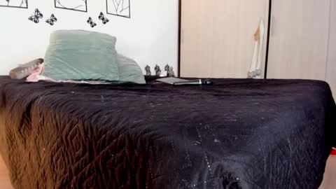 Snapshot of jessica_lovely77 chatting on 02/19/25, 02:33 Jessica online show from 02/19/25, 02:33