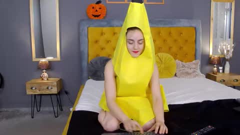 Jessica White online show from 10/30/25, 04:58