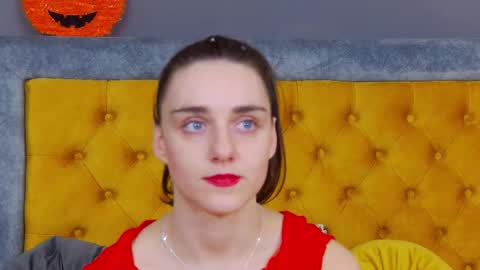 Jessica White online show from 11/18/25, 05:01