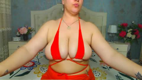 Snapshot of jessicalove20 chatting on 04/17/26, 11:46 single mommy online show from 04/17/26, 11:46
