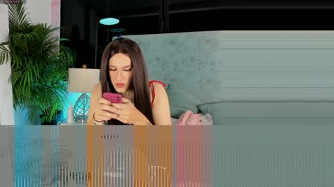 Snapshot of jessicameron chatting on 05/07/26, 04:40 JESSI AND NAOMI online show from 05/07/26, 04:40