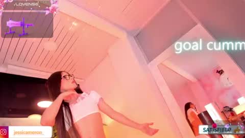 JESSI AND NAOMI online show from 06/18/26, 09:14