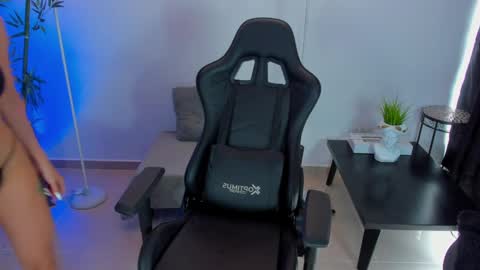 Snapshot of jessicapratt chatting on 03/08/25, 07:20 Jessica Pratt IG jessicaxpratt online show from 03/08/25, 07:20