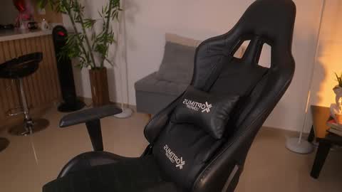 Snapshot of jessicapratt chatting on 03/18/26, 08:01 Jessica Pratt IG jessicaxpratt online show from 03/18/26, 08:01