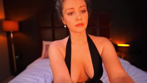 Snapshot of jessideen chatting on 11/22/25, 04:00 Jessica online show from 11/22/25, 04:00