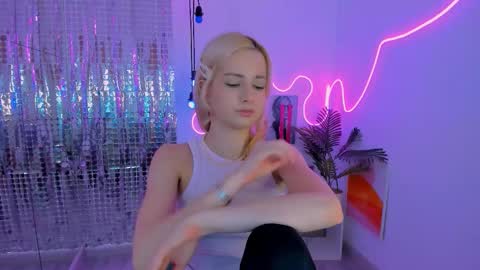 Snapshot of jessie_cuti chatting on 03/08/26, 01:59 Jessie online show from 03/08/26, 01:59