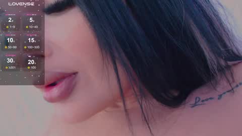 Snapshot of jessielines_1 chatting on 12/18/24, 10:30 jessie online show from 12/18/24, 10:30