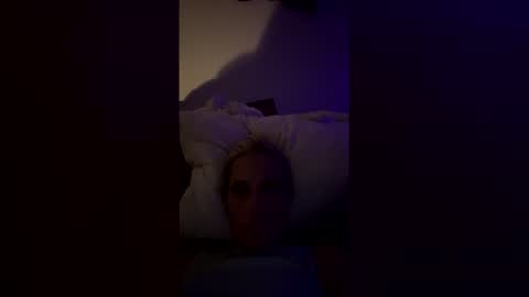 jessielivesloves online show from 05/18/26, 09:15