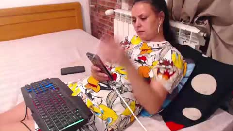 Snapshot of jessiestar3 chatting on 07/19/26, 10:24 jessiestar3 online show from 07/19/26, 10:24