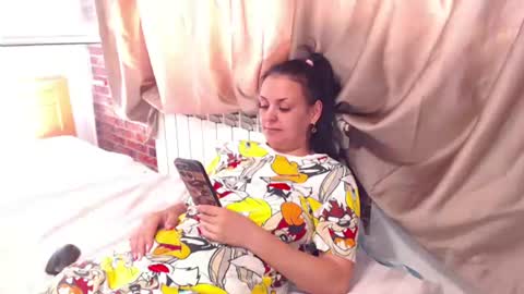 Snapshot of jessiestar3 chatting on 07/21/26, 01:57 jessiestar3 online show from 07/21/26, 01:57