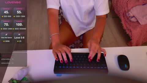 Snapshot of jessiestarz chatting on 04/09/26, 02:22 Jessi online show from 04/09/26, 02:22