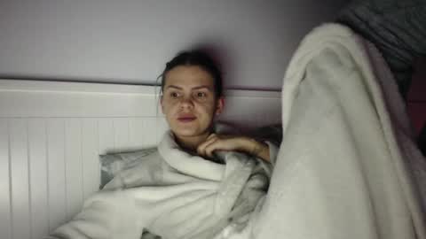 jessieryan online show from 11/17/25, 05:02