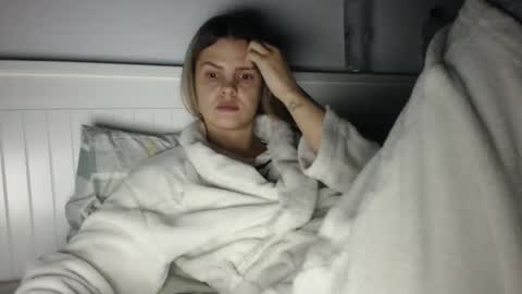 jessieryan online show from 11/19/25, 04:45