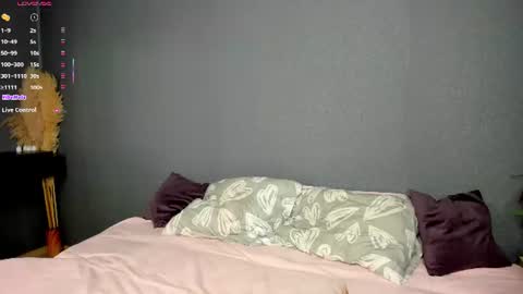 Snapshot of jessika_brayn chatting on 06/15/26, 01:02 Kira online show from 06/15/26, 01:02