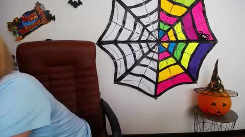 Jess online show from 10/17/25, 07:22