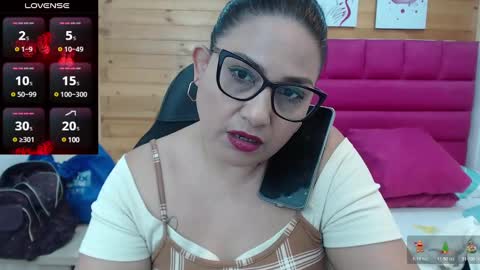 Snapshot of jessikahorny chatting on 12/30/24, 03:24 paola online show from 12/30/24, 03:24
