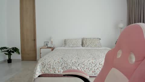    online show from 02/11/25, 02:13