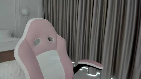    online show from 09/18/25, 02:08