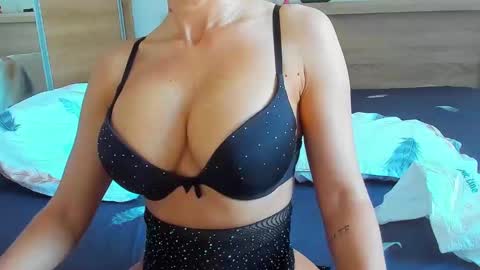 jesssica online show from 01/16/25, 08:33