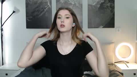 Snapshot of jessstonem chatting on 03/18/26, 05:54 jessstonem online show from 03/18/26, 05:54