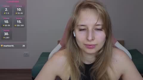 Snapshot of jessy_comely chatting on 01/07/26, 05:15 Jessy online show from 01/07/26, 05:15