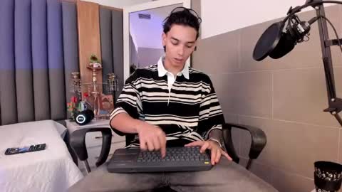 Snapshot of jessy_withe chatting on 05/06/26, 07:30 JESSY WITHE NEW ACCOUNT online show from 05/06/26, 07:30