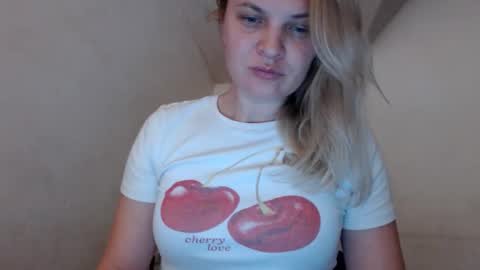 Snapshot of jessyangels chatting on 04/12/26, 10:15 jessyangels online show from 04/12/26, 10:15