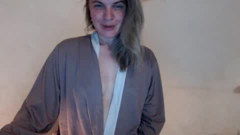 Snapshot of jessyangels chatting on 04/19/26, 07:05 jessyangels online show from 04/19/26, 07:05