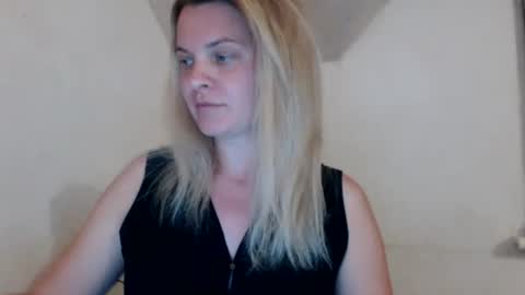 Snapshot of jessyangels chatting on 06/15/26, 07:16 jessyangels online show from 06/15/26, 07:16
