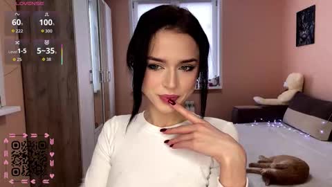 Lea online show from 12/15/25, 07:23