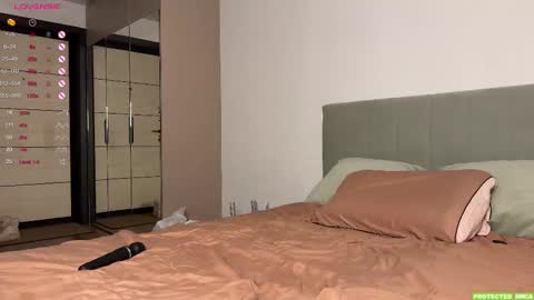 Mona online show from 12/05/24, 03:26