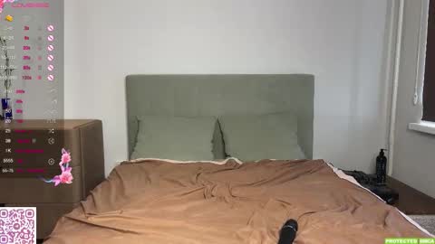 Mona online show from 09/27/25, 05:23