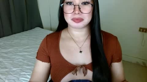 Snapshot of jewel_28 chatting on 12/19/24, 08:34 Jewel online show from 12/19/24, 08:34