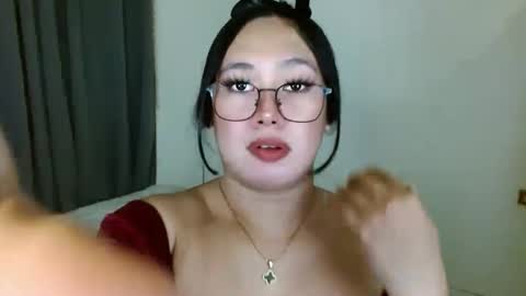 Snapshot of jewel_28 chatting on 12/24/24, 04:19 Jewel online show from 12/24/24, 04:19