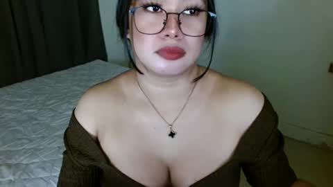 Snapshot of jewel_28 chatting on 01/05/25, 06:35 Jewel online show from 01/05/25, 06:35