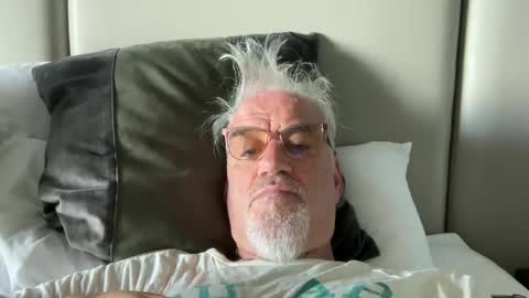 Snapshot of jewlronny chatting on 04/03/26, 06:00 jewlronny online show from 04/03/26, 06:00