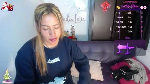 Snapshot of jezabel_purple chatting on 01/01/25, 09:52 Camila online show from 01/01/25, 09:52