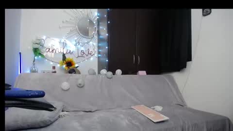 Snapshot of jezabel_purple chatting on 02/14/25, 06:29 Camila online show from 02/14/25, 06:29