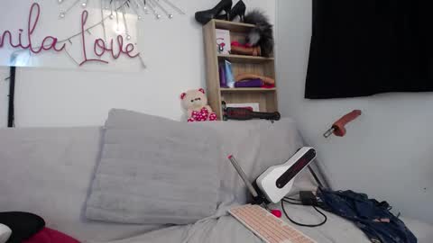 Snapshot of jezabel_purple chatting on 09/09/25, 08:19 Camila online show from 09/09/25, 08:19