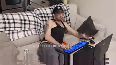 Snapshot of jf12334 chatting on 12/05/25, 07:06 NedeledeN online show from 12/05/25, 07:06