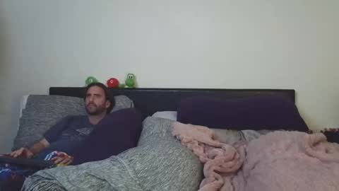 Snapshot of jgquaife chatting on 11/13/25, 03:55 FoxHunter1 online show from 11/13/25, 03:55