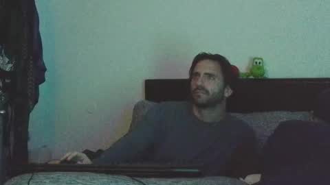 Snapshot of jgquaife chatting on 11/15/25, 08:11 FoxHunter1 online show from 11/15/25, 08:11