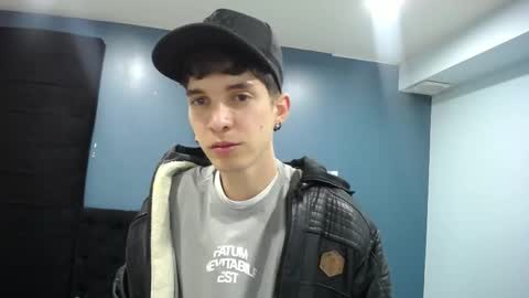 Jheampiero online show from 10/25/25, 01:07