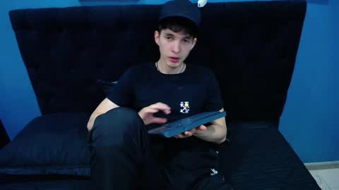 Jheampiero online show from 11/06/25, 01:45