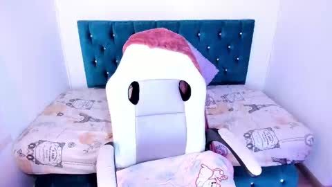 Jhiinny online show from 03/08/25, 11:58