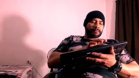 En moreno online show from 11/20/25, 07:19