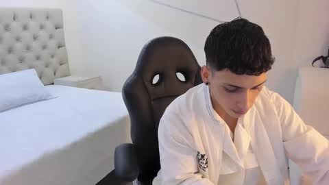 Snapshot of jhoanleandro chatting on 01/14/26, 04:18 jhoanleandro online show from 01/14/26, 04:18